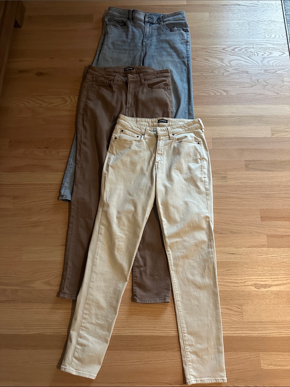 Express Men’s Athletic Slim Stretch Jeans Trio - Denim, Brown, Cream